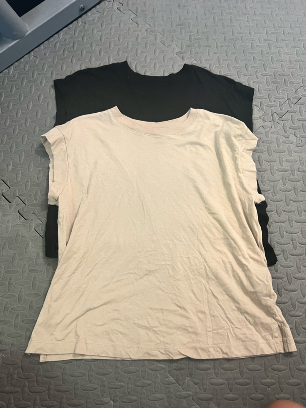 A new day cap sleeve Women's Tee - tan and Black lot medium